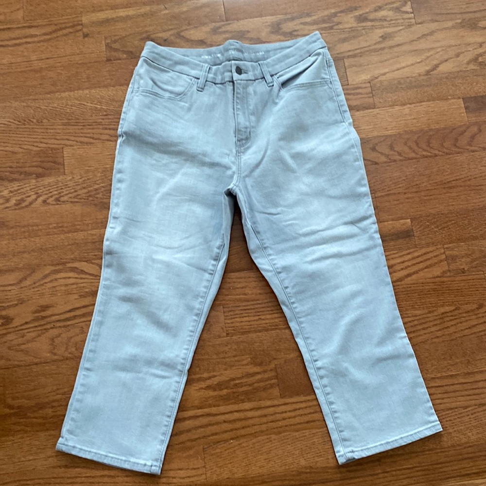 Chicos Grey denim capri